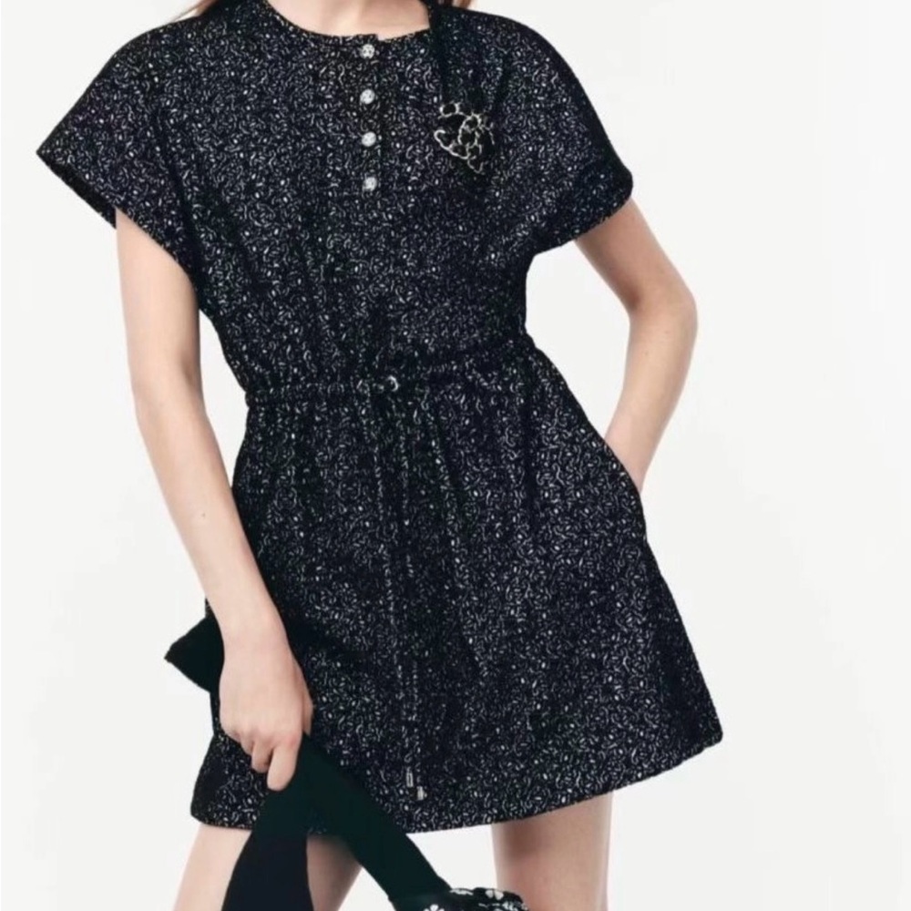 Authentic CHANEL 2025 Black White CC logo Dress